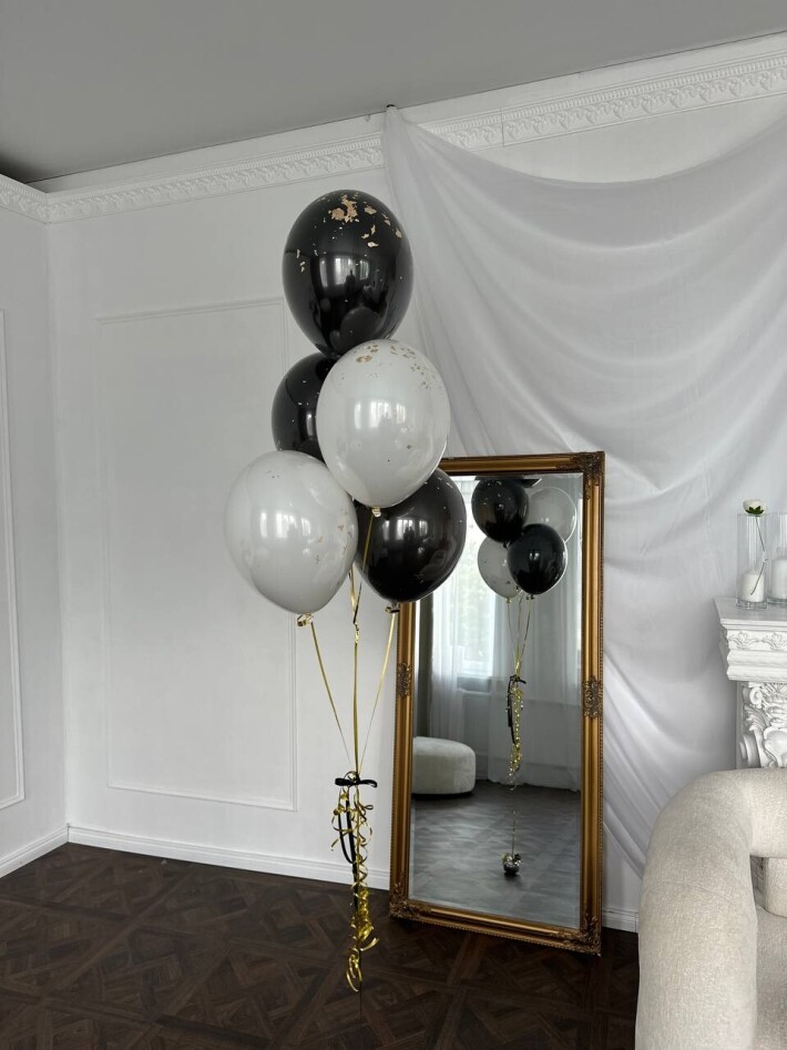 Фонтан из 5 стеклянных шаров с конфетти