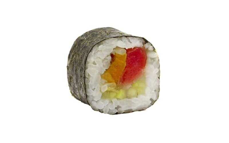 Ролл с тунцом и овощами