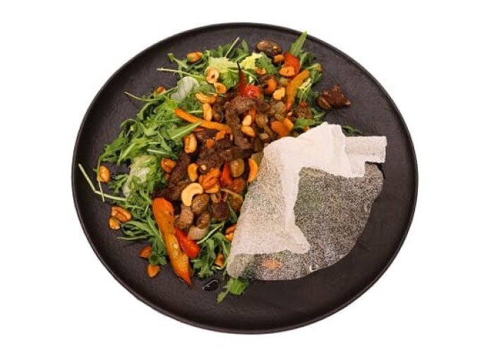 Теплый салат с говядиной