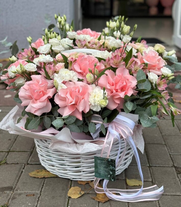 Композиция в корзине