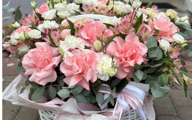 Композиция в корзине