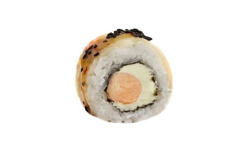 Ролл с опаленным окунем и креветкой