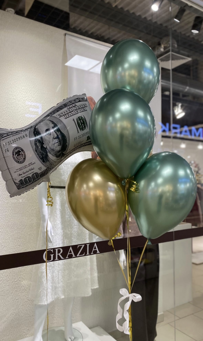 Фигура «Купюра» и фонтан из 5 хромированных шаров