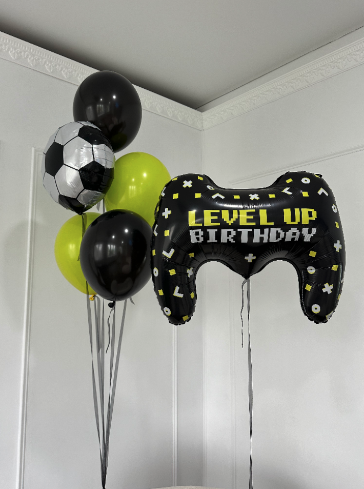 Фонтан из 5 шаров и фигура «Геймпад»