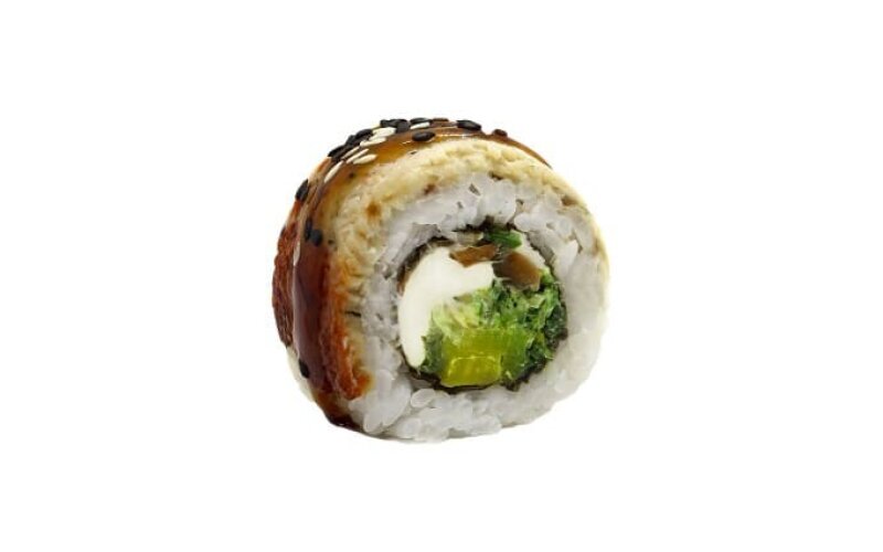 Ролл с угрём и чука салатом