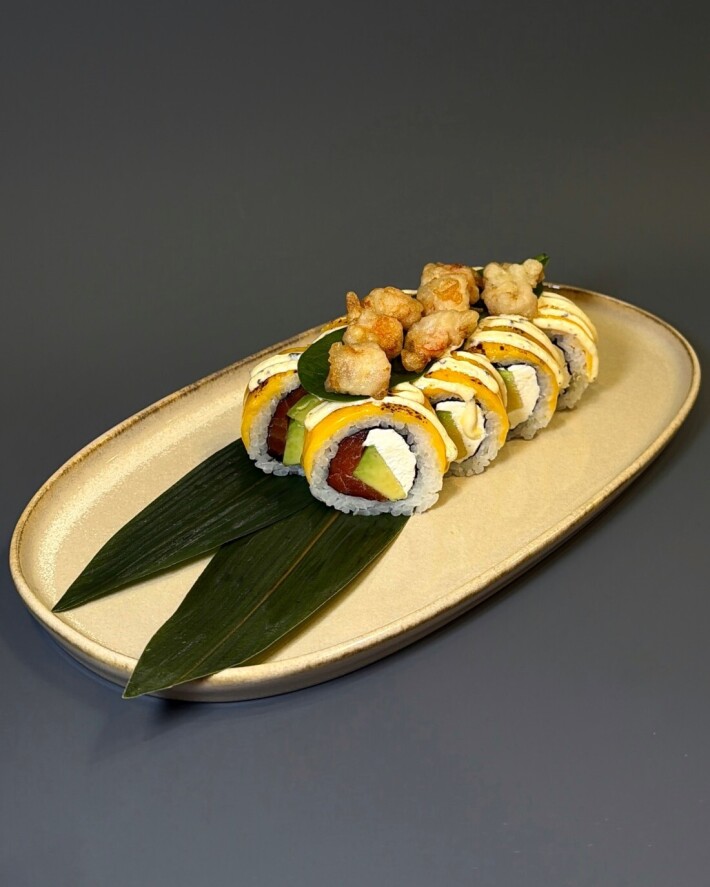 Ролл с попкорном из креветок