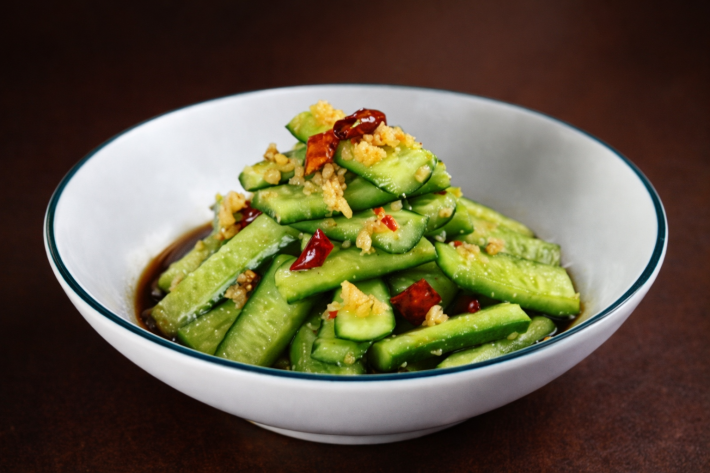 Салат из битых огурцов