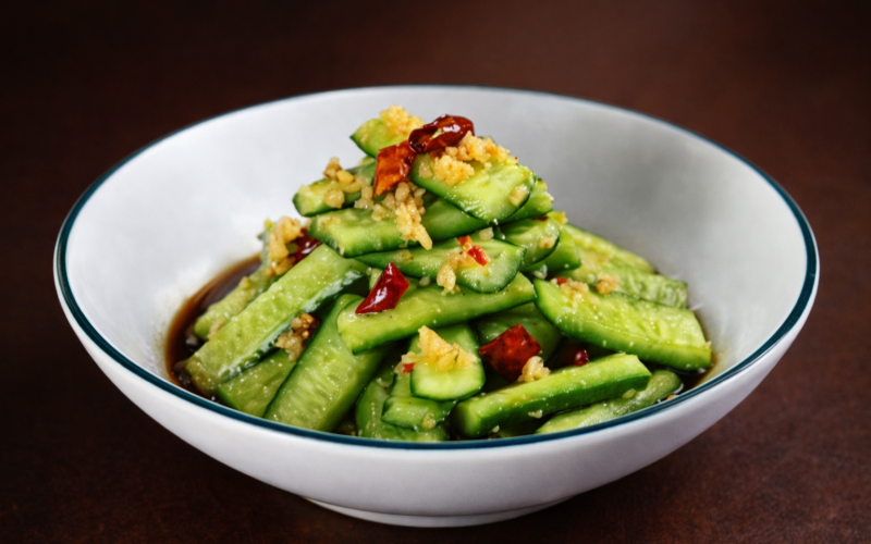 Салат из битых огурцов