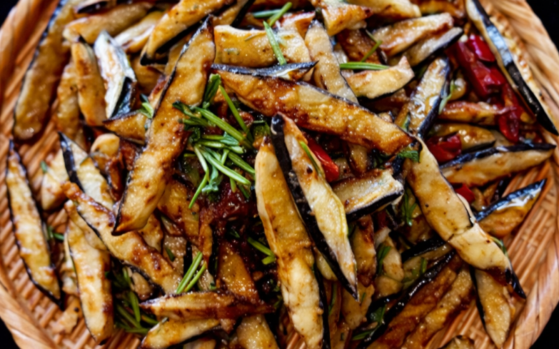 Баклажаны в пикантном соусе