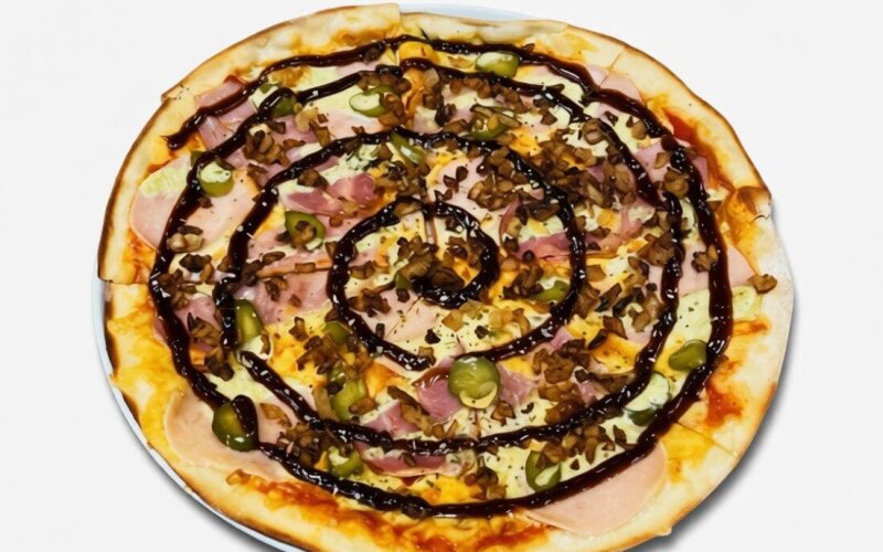 Пицца «Охотничья» с хрустящим луком