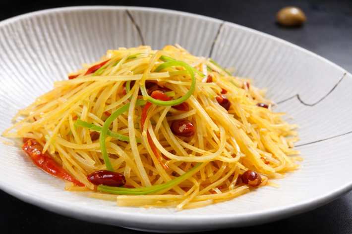 Кисло-острый картофель соломкой