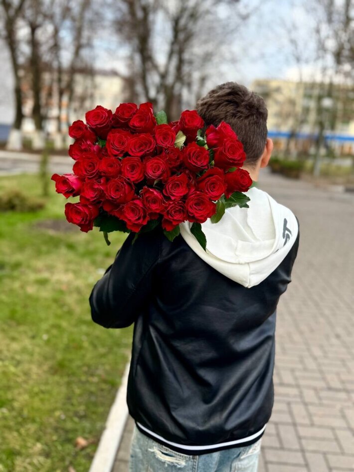 Букет из 25 красных роз «Родос» Кения