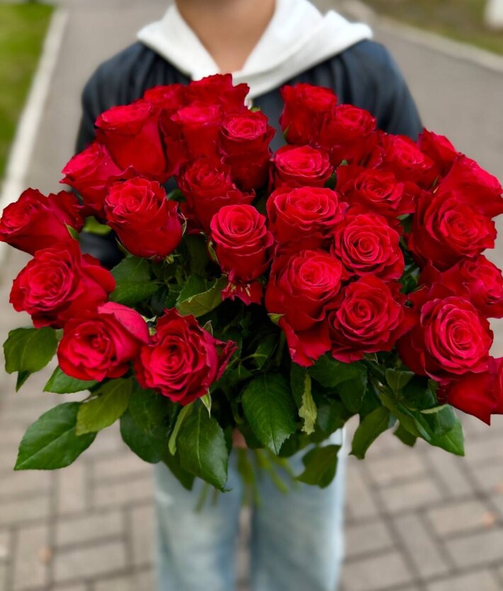 Букет из 35 красных роз «Родос» Кения