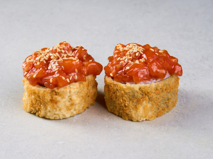 Ролл «Тартар с лососем темпура»