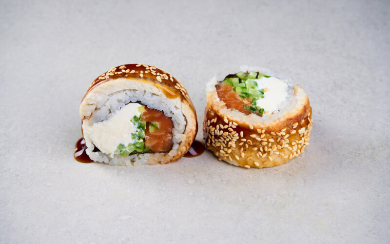 Ролл с угрём