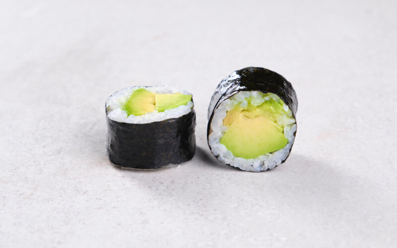 Мини ролл с авокадо