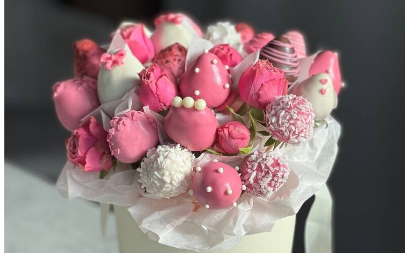 Клубничная ваза