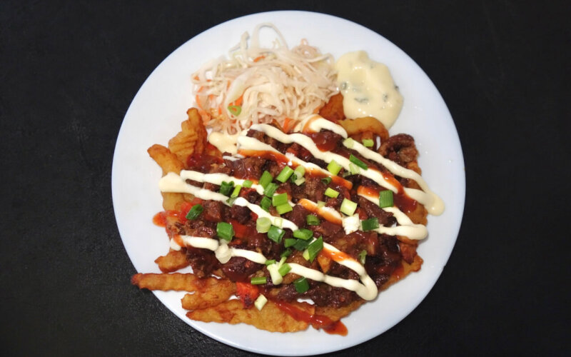 Гуляш с гарниром