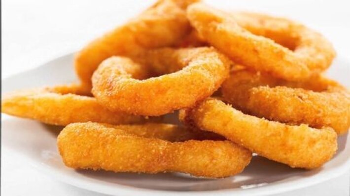 Луковые кольца с соусом