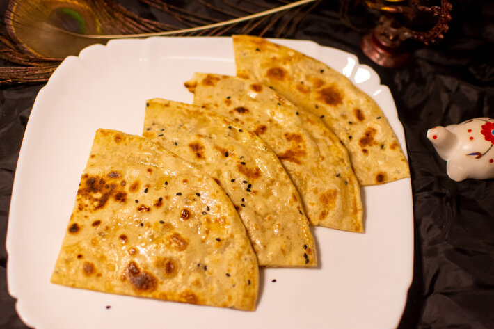 Roti with black sesame