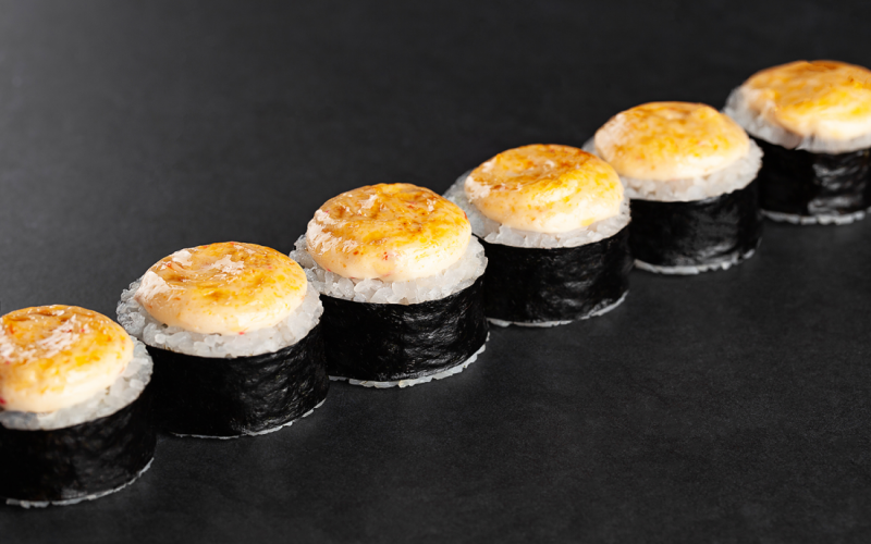 Запечённый ролл с курицей