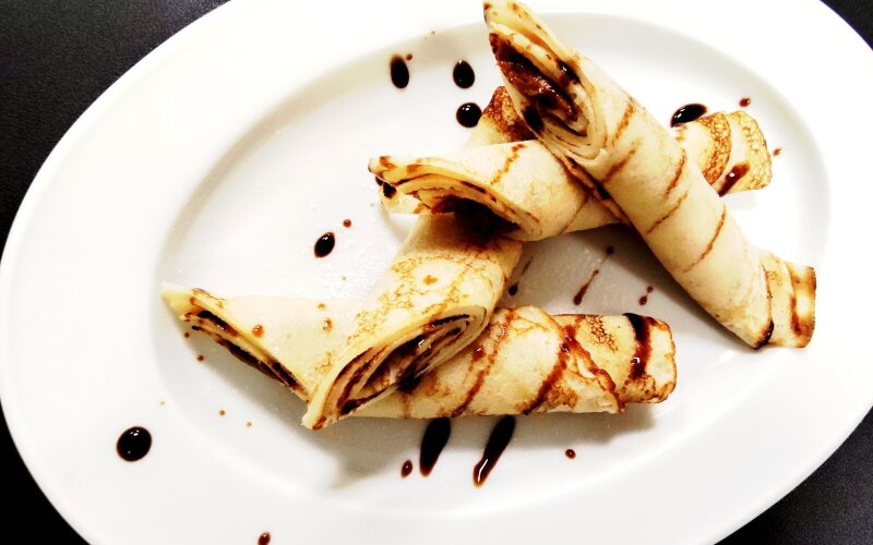 Блинчики с вареной сгущенкой