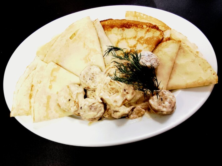 Блинчики с домашней колбасой