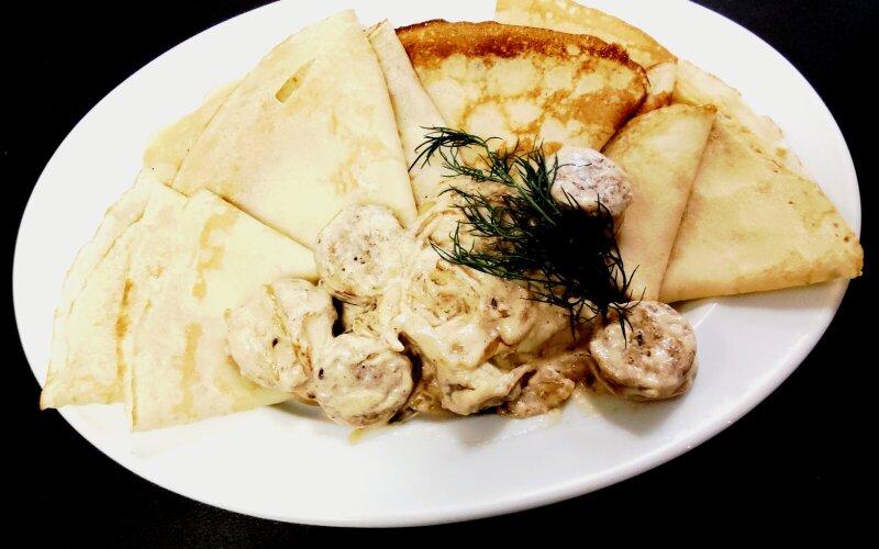 Блинчики с домашней колбасой