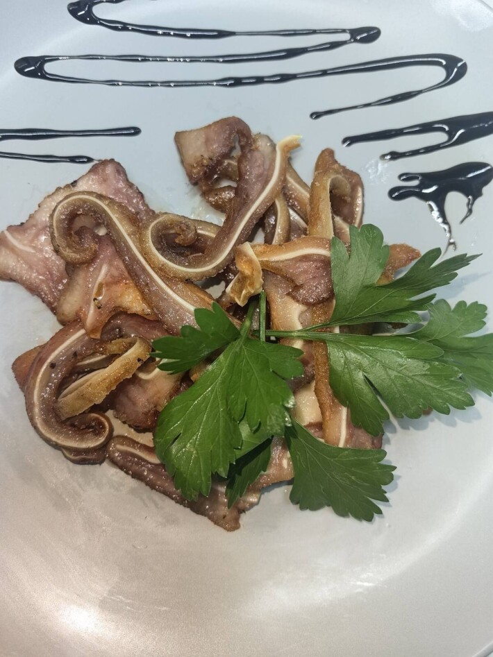 Чипсы из копчёных ушей