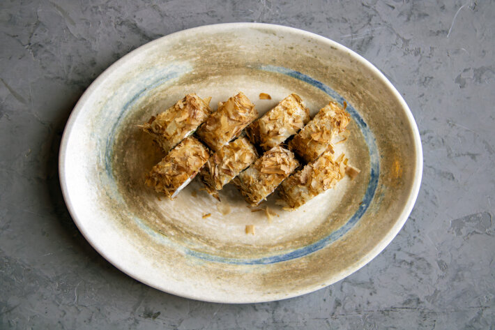 Ролл «Бонито с сёмгой и авокадо»