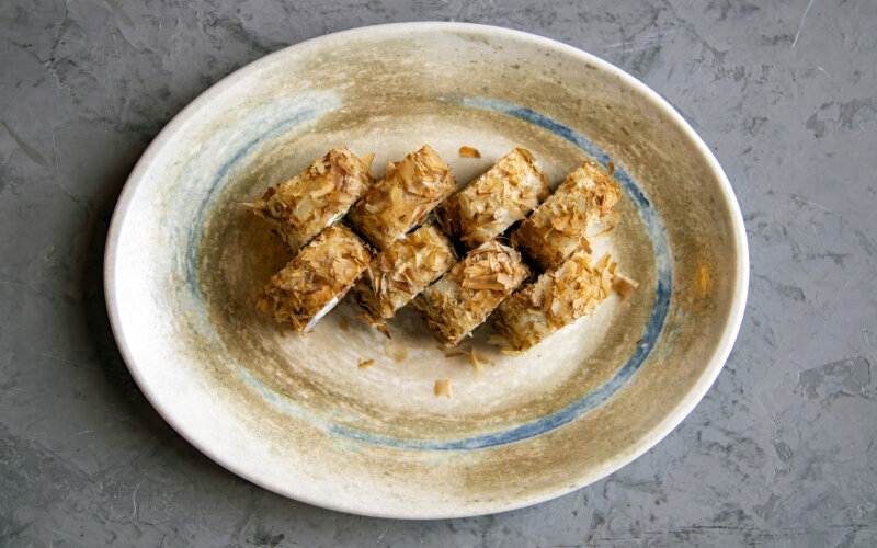 Ролл «Бонито с сёмгой и авокадо»