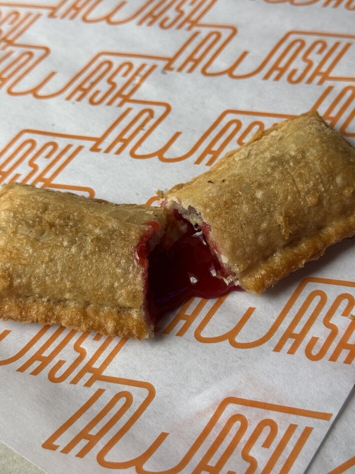 Пирожок с вишней