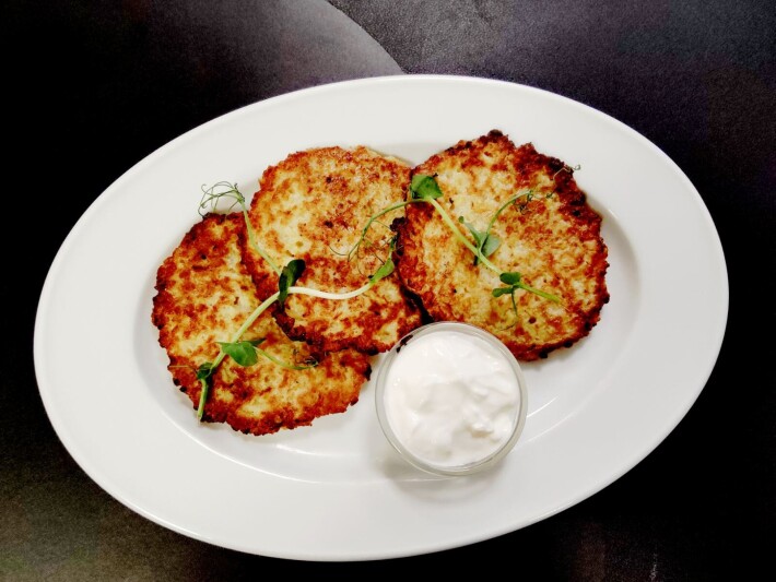 Драники со сметаной