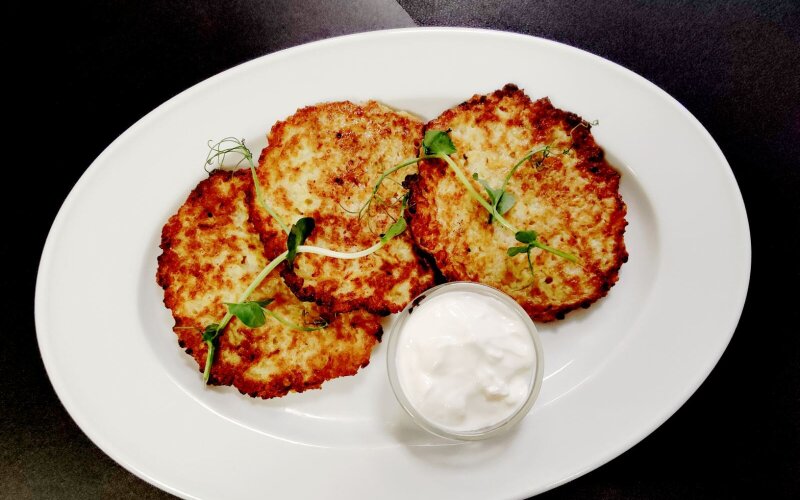 Драники со сметаной