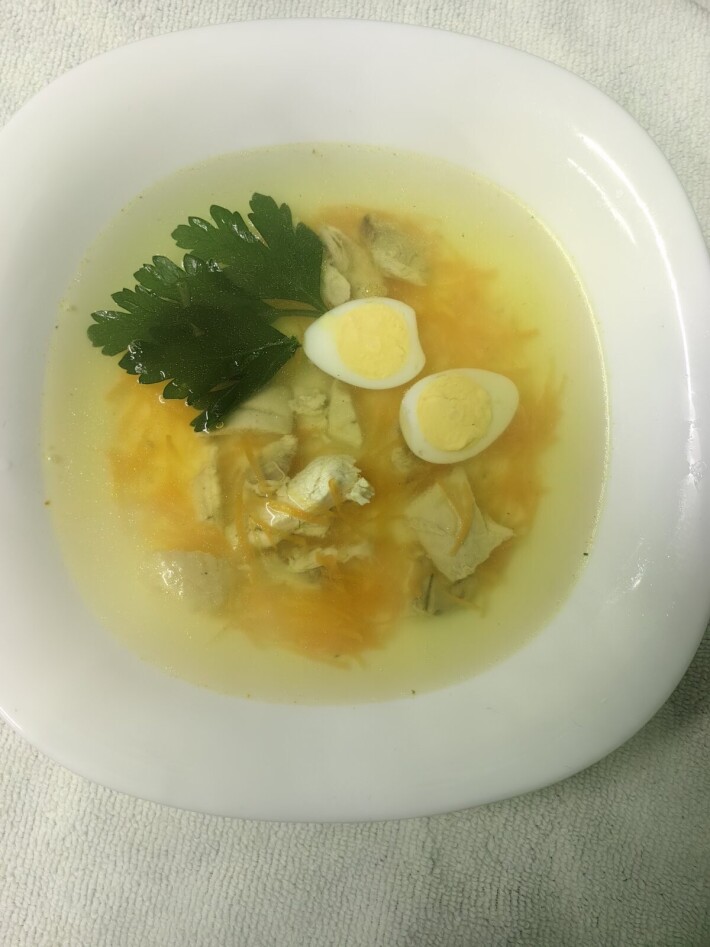 Бульон куриный с яйцом