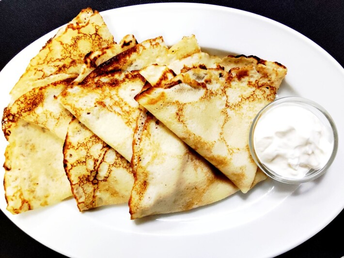 Блинчики со сметаной