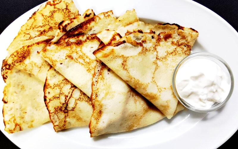 Блинчики со сметаной