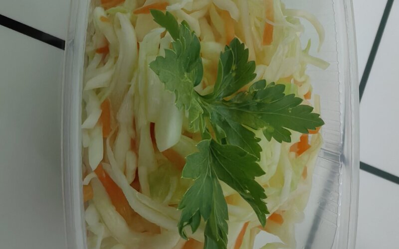 Салат из капусты с морковью