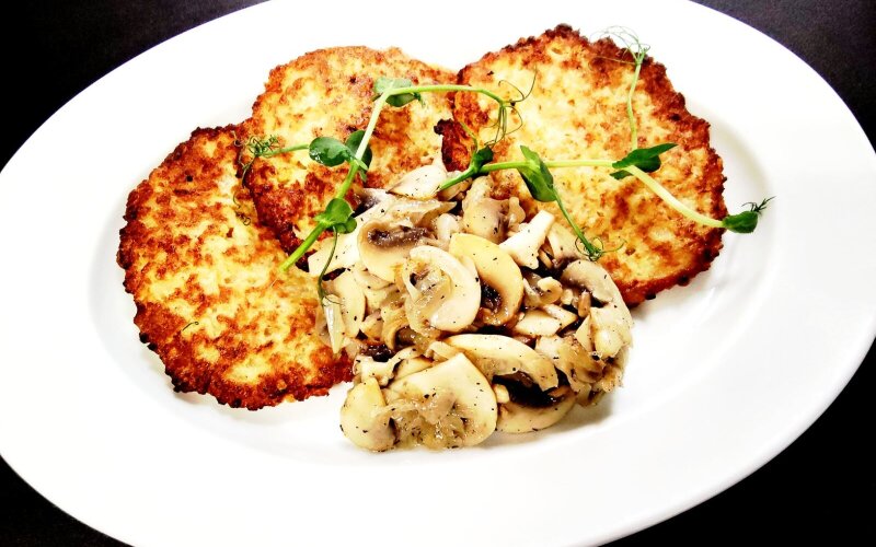 Драники с луком и грибами