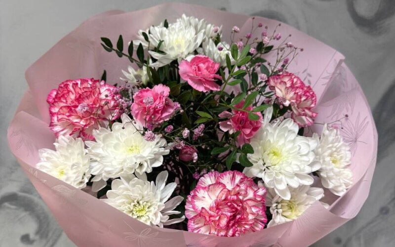 Букет с диантусами