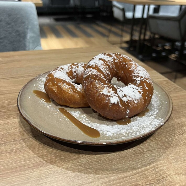 Пончики с соленой карамелью