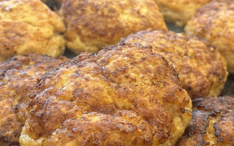 Биточки из куриного филе с сыром