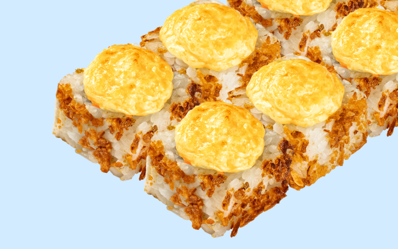 Ролл запечённый с жареным лососем