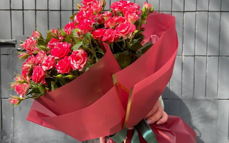 Букет из кустовых роз «Фаерфокс»