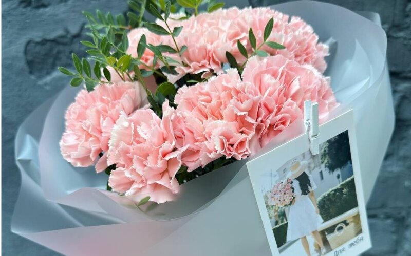 Букет из розовых диантусов