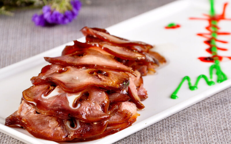 Свиной пятачок в соевом соусе