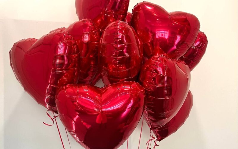 Пучок из 10 фольгированных сердец