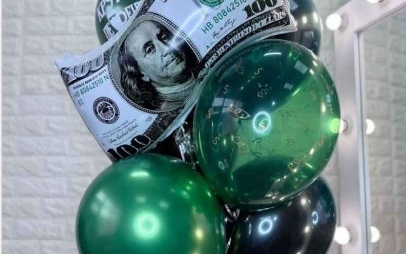 Фонтан из 8 гелиевых шаров