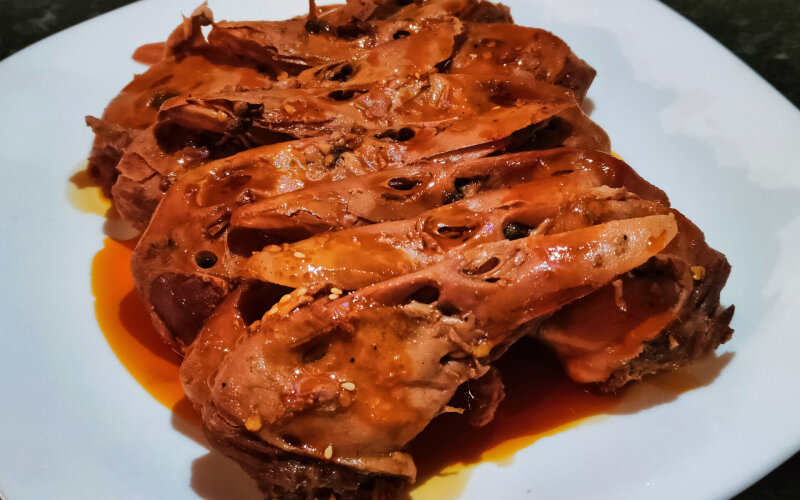 Утиные головы в остром соусе