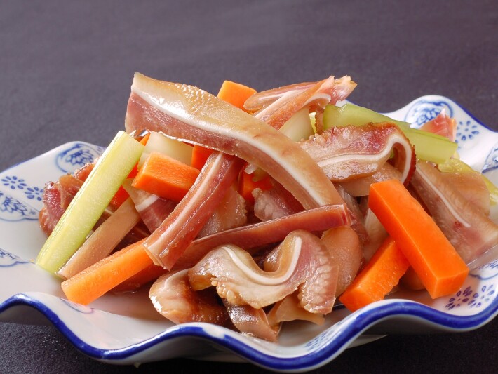 Свиные уши с зелёным перцем